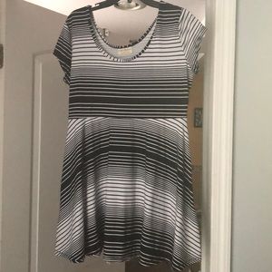 Mini black and white stripe